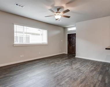 609 Blackland Drive - Photo Thumbnail 6