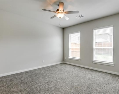 609 Blackland Drive - Photo Thumbnail 16