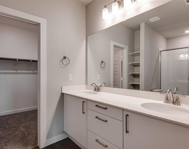 609 Blackland Drive - Photo Thumbnail 18