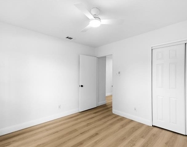 1926 Rambling Ridge Lane - Photo Thumbnail 13