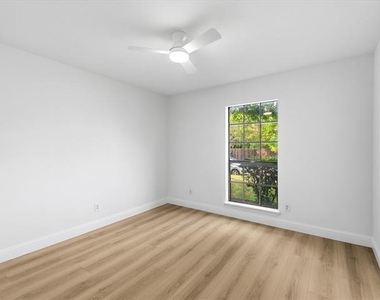 1926 Rambling Ridge Lane - Photo Thumbnail 12