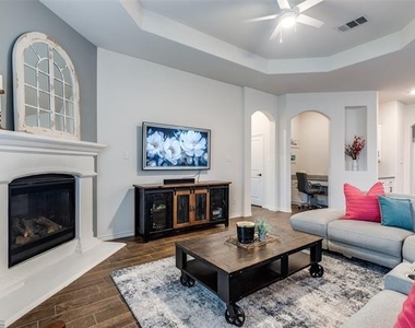 3129 Maverick Drive - Photo Thumbnail 9