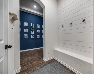 3129 Maverick Drive - Photo Thumbnail 4