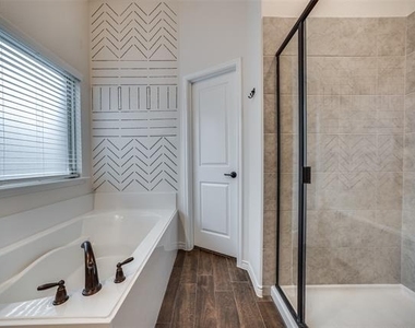 3129 Maverick Drive - Photo Thumbnail 21