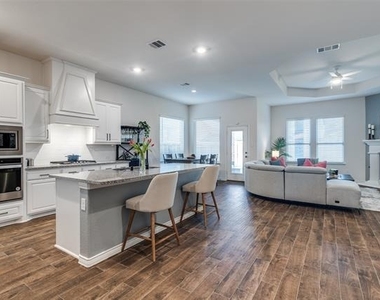 3129 Maverick Drive - Photo Thumbnail 11
