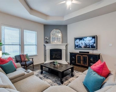 3129 Maverick Drive - Photo Thumbnail 6