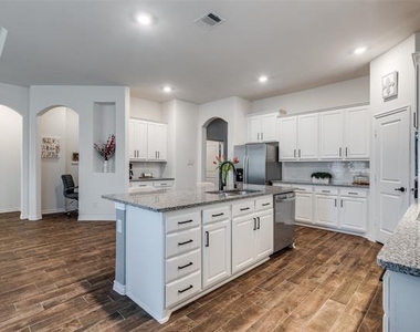 3129 Maverick Drive - Photo Thumbnail 13