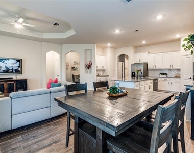 3129 Maverick Drive - Photo Thumbnail 10
