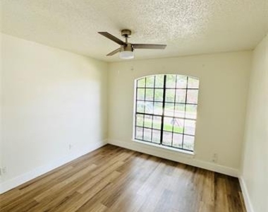9215 Highedge Circle - Photo Thumbnail 9