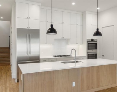 4420 Abbott Avenue - Photo Thumbnail 9