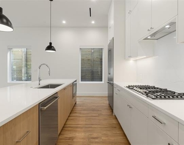 4420 Abbott Avenue - Photo Thumbnail 10