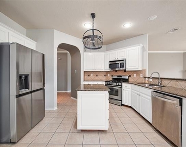 10005 Butte Meadows Drive - Photo Thumbnail 12