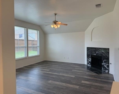 509 S Avalanche Drive - Photo Thumbnail 9
