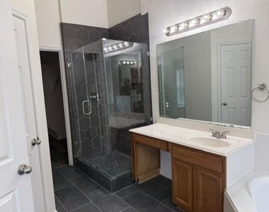 509 S Avalanche Drive - Photo Thumbnail 13