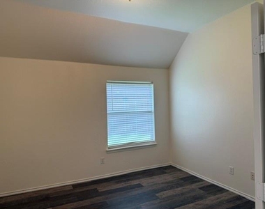 509 S Avalanche Drive - Photo Thumbnail 18
