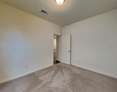 617 Colgate Circle - Photo Thumbnail 8