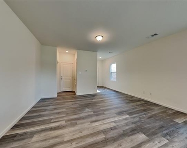 617 Colgate Circle - Photo Thumbnail 9