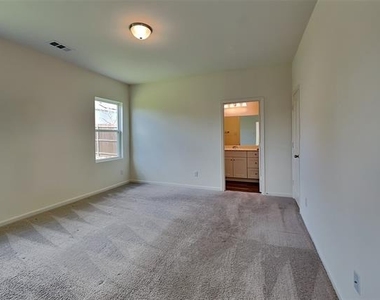 617 Colgate Circle - Photo Thumbnail 5