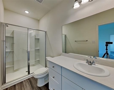 617 Colgate Circle - Photo Thumbnail 7