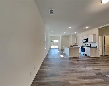 617 Colgate Circle - Photo Thumbnail 2