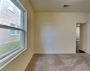 617 Colgate Circle - Photo Thumbnail 10