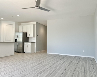 35991 W San Clemente Avenue - Photo Thumbnail 3