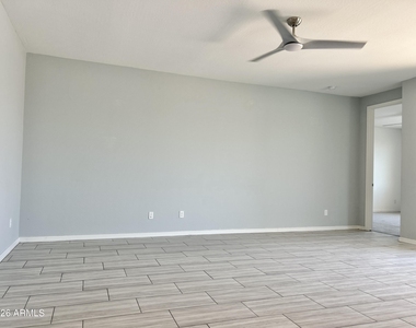 35991 W San Clemente Avenue - Photo Thumbnail 5