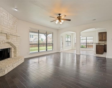 11523 Westlawn Lane - Photo Thumbnail 7