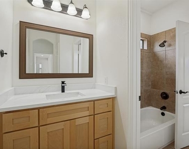 11523 Westlawn Lane - Photo Thumbnail 25