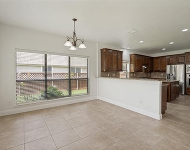 11523 Westlawn Lane - Photo Thumbnail 8