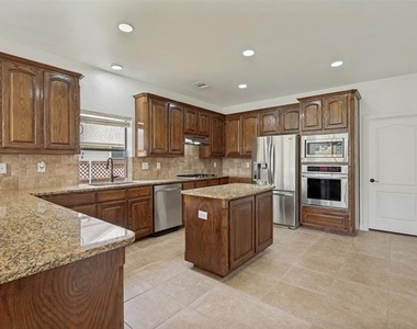 11523 Westlawn Lane - Photo Thumbnail 10