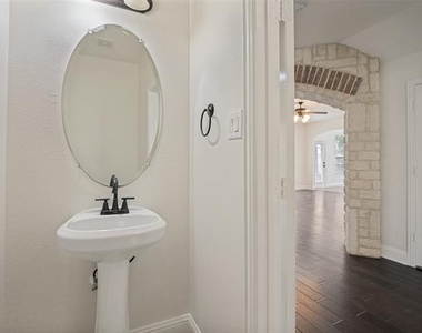 11523 Westlawn Lane - Photo Thumbnail 15
