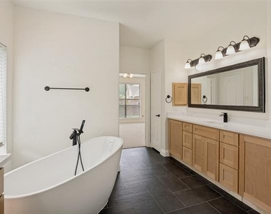 11523 Westlawn Lane - Photo Thumbnail 33