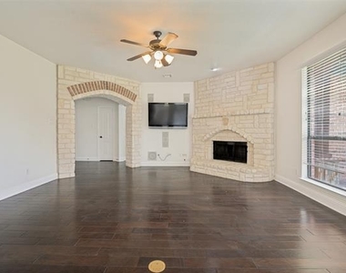 11523 Westlawn Lane - Photo Thumbnail 6