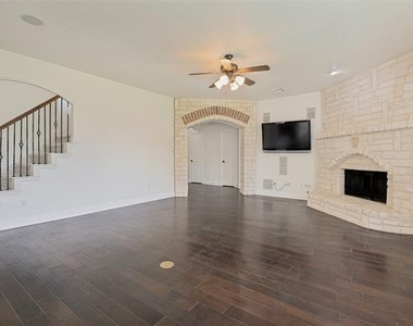 11523 Westlawn Lane - Photo Thumbnail 4