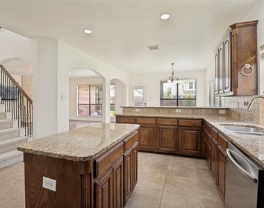 11523 Westlawn Lane - Photo Thumbnail 9