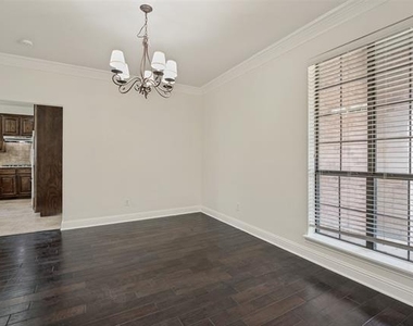 11523 Westlawn Lane - Photo Thumbnail 12