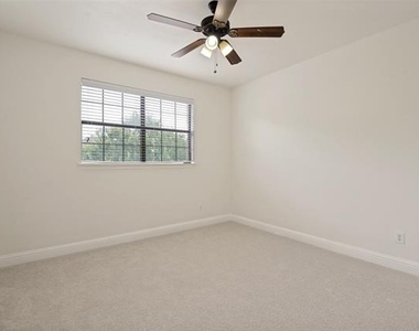 11523 Westlawn Lane - Photo Thumbnail 28