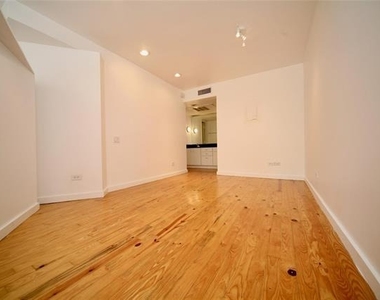 4343 Travis Street - Photo Thumbnail 3