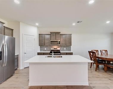 727 Dove Haven Way - Photo Thumbnail 9