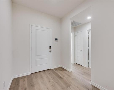 727 Dove Haven Way - Photo Thumbnail 4
