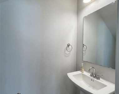 1001 Old Iron Bend - Photo Thumbnail 12