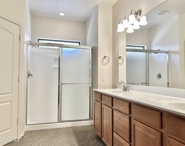 11824 W Windsor Avenue - Photo Thumbnail 9