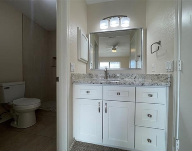 2916 Kathleen Lane - Photo Thumbnail 15