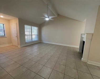 2916 Kathleen Lane - Photo Thumbnail 3