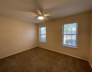 2916 Kathleen Lane - Photo Thumbnail 21