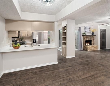 333 Melrose Drive - Photo Thumbnail 10