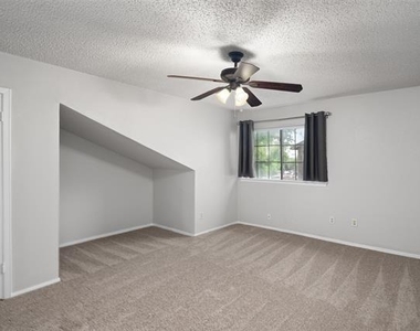 333 Melrose Drive - Photo Thumbnail 18