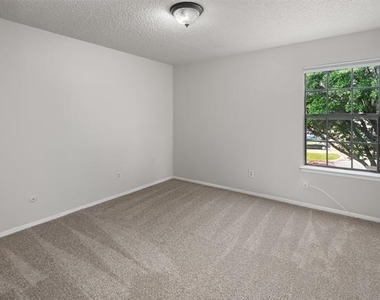 333 Melrose Drive - Photo Thumbnail 20