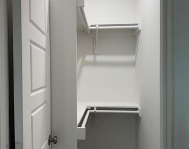 3513 Tomahawk Drive - Photo Thumbnail 10
